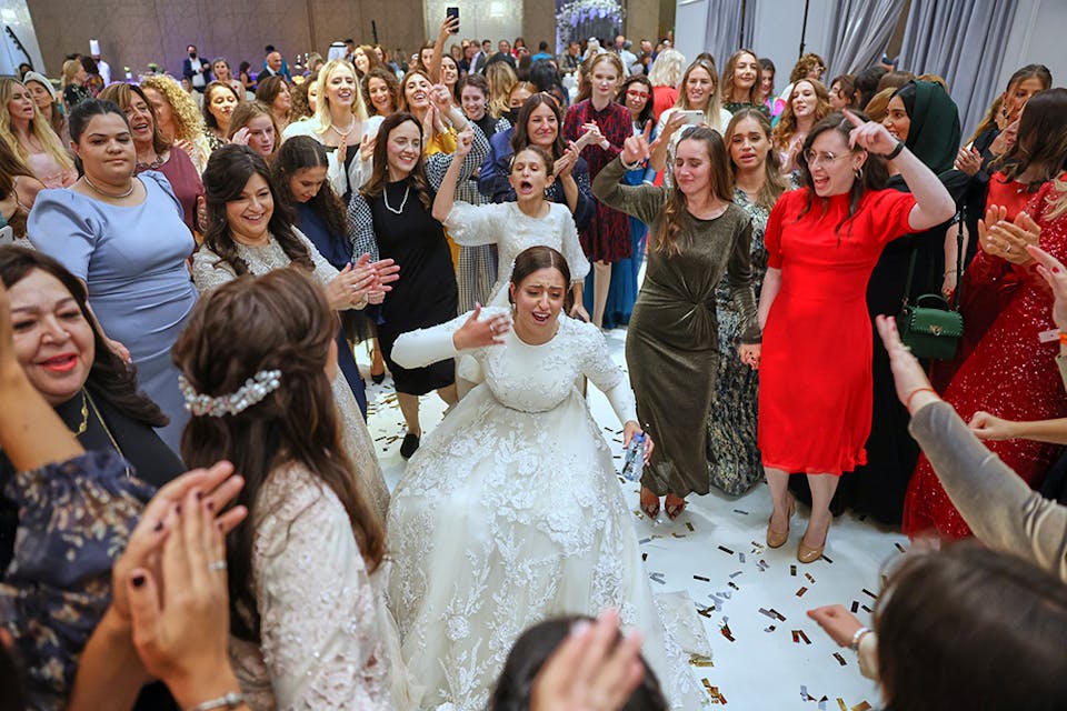 Lea Hadad in her Jewish Wedding in the UAE (Chabad Lubavitch, Wikimedia Commons)