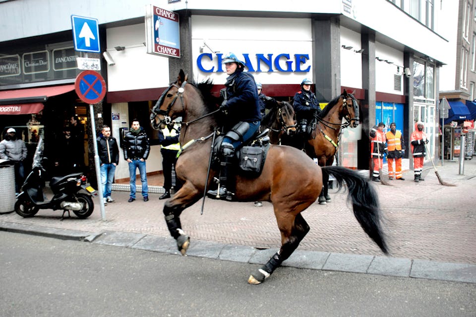 Amsterdam police (Gary Mark Smith, Wikimedia Commons) Amsterdam police (Gary Mark Smith, Wikimedia Commons)