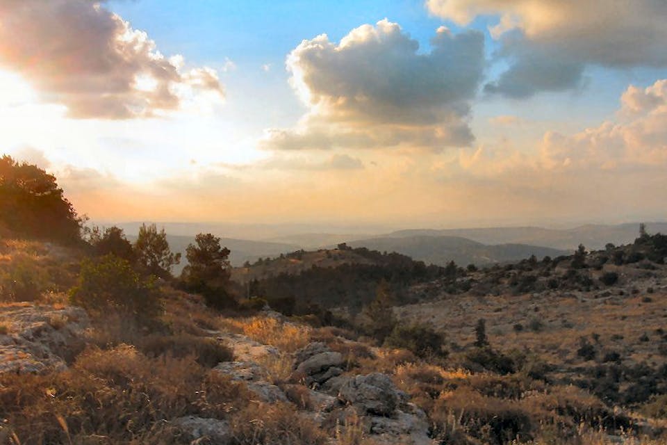 Panorama from beth meir (Daniel Ventura, Wikimedia Commons) Panorama from beth meir (Daniel Ventura, Wikimedia Commons)