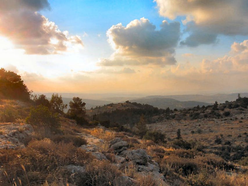 Panorama from beth meir (Daniel Ventura, Wikimedia Commons)