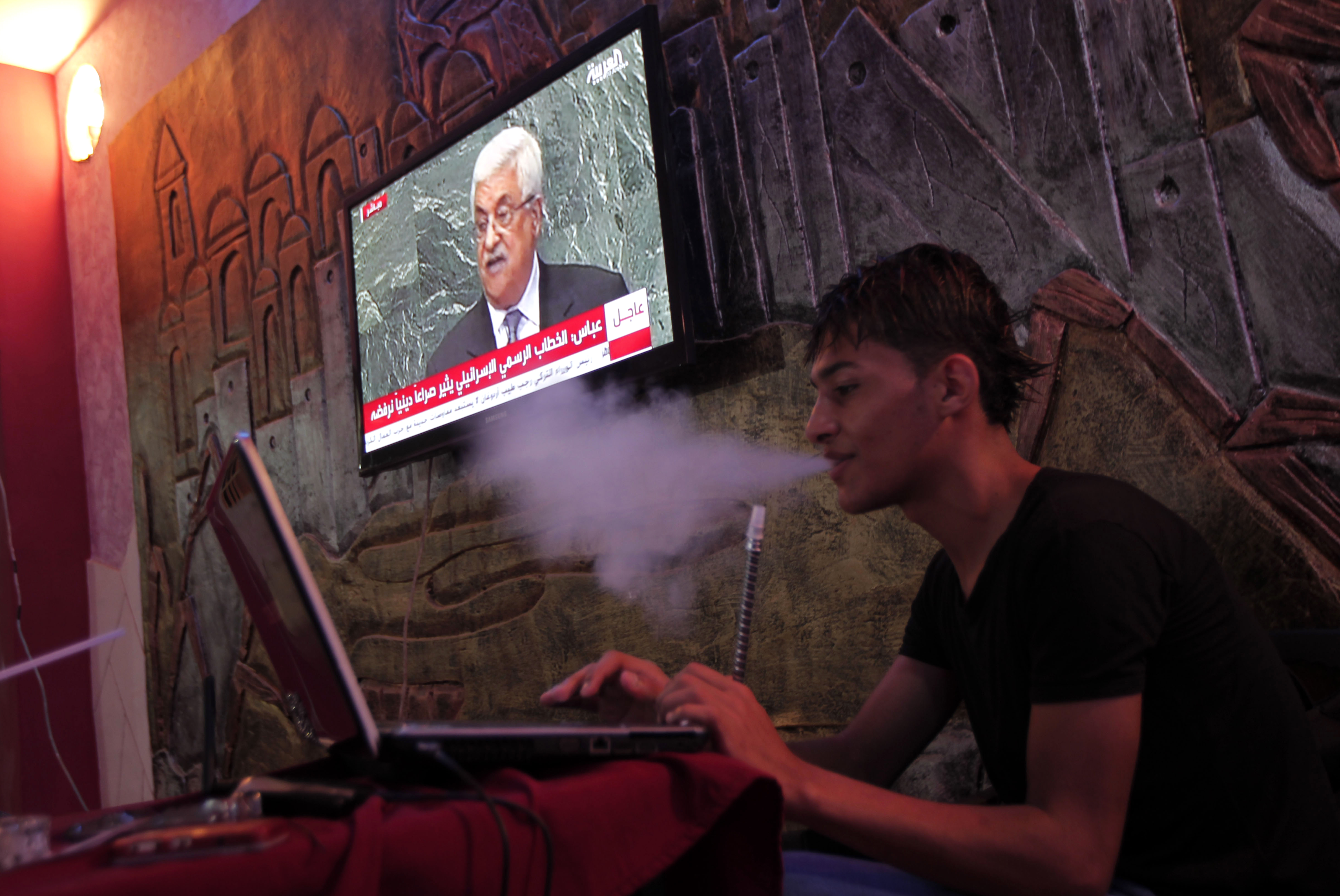 Coffee shop in Rafah, Gaza, 2012 (SAID KHATIB/AFP/GettyImages)