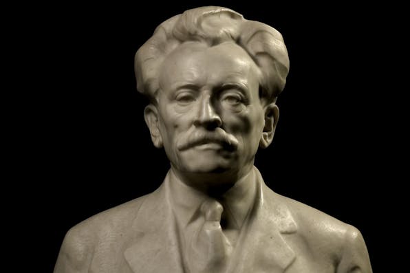 Marble sculpture of Abraham Cahan by Moses Wainer Dykaar (Wikimedia Commons) Marble sculpture of Abraham Cahan by Moses Wainer Dykaar (Wikimedia Commons)