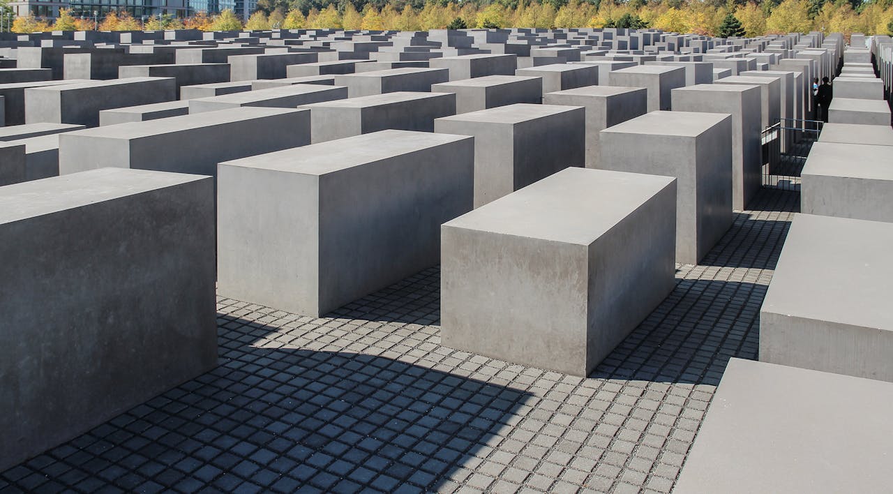 The Memorial to the Murdered Jews of Europe in Berlin (Dietmar Rabich, Wikimedia Commons) The Memorial to the Murdered Jews of Europe in Berlin (Dietmar Rabich, Wikimedia Commons)