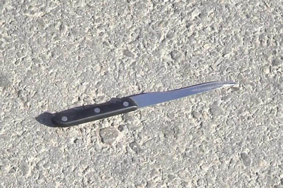 Knife Used in Attempted Stabbing of IDF Soldier (Israel Defense Forces, Wikimedia Commons) Knife Used in Attempted Stabbing of IDF Soldier (Israel Defense Forces, Wikimedia Commons)