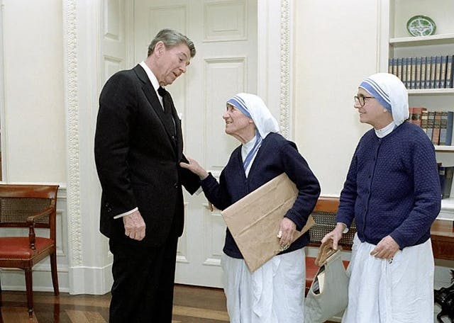 Ronald Reagan and Mother Teresa (National Prayer Breakfast Foundation) Ronald-Reagan-and-Mother-Teresa