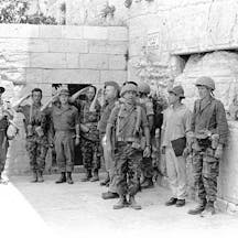 Israeli paratroopers sing HaTikvah during The Six-Day War near near the Western Wall, June 5, 1967 (Bamahane, Wikimedia Commons) Israeli paratroopers sing HaTikvah during The Six-Day War near near the Western Wall, June 5, 1967 (Bamahane, Wikimedia Commons)