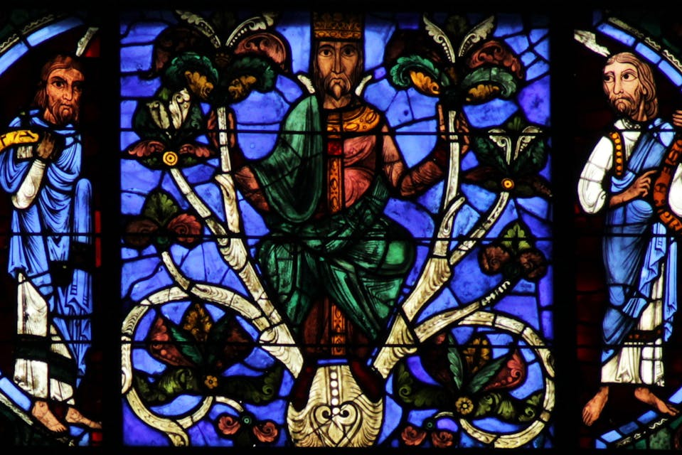 *A section of the Tree of Jesse window at Chartres Cathedral depicting Ezekiel, David, and Hosea.*  (Micheletb, Wikimedia Commons)