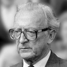 Peter Carington, 1984 (Wikimedia Commons) Peter Carington, 1984 (Wikimedia Commons)