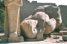 Fallen colossus of Ramesses II; Ramesseum, Luxor (Hajor, Wikimedia Commons)