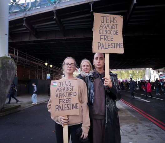 Alisdare Hickson, Wikimedia Commons