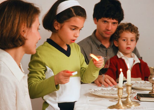 lighting-shabbat-candles