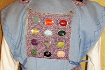High Priests clothing (Ben P L, Wikimedia Commons)
