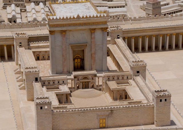 Model of the Temple in the Israel Museum (Sarah Murray, Wikimedia Commons) Model of the Temple in the Israel Museum (Sarah Murray, Wikimedia Commons)