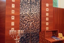 Interior of Tallinn synagogue (Ave Maria Mõistlik, Wikimedia Commons)