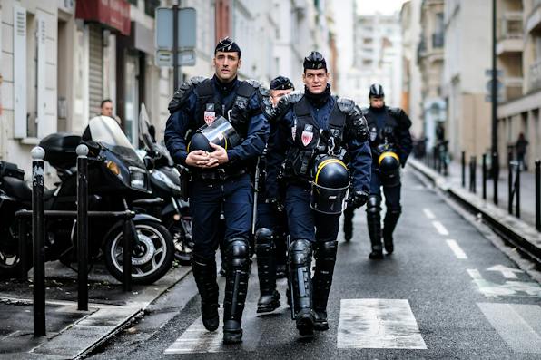 French Anti Riot Police, Paris (Kristoffer Trolle, Wikimedia Commons) French Anti Riot Police, Paris (Kristoffer Trolle, Wikimedia Commons)