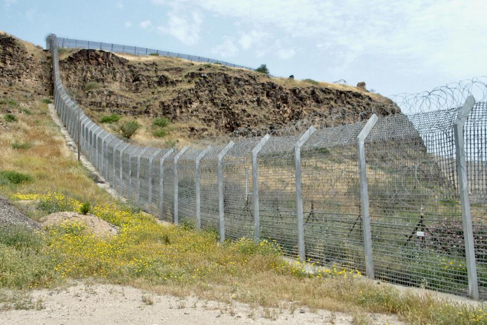 Border between Israel and Jordan (Shutterstock)