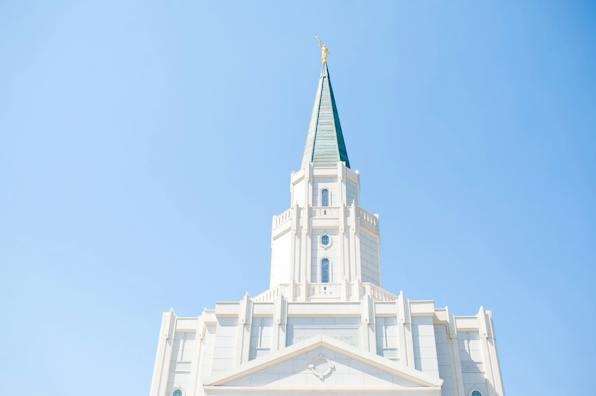 Mormon temple in Houston, TX, including the steeple and golden Angel Moroni (Shutterstock)