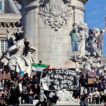 Demonstration in Paris, October 2026 (FreCha via Wikimedia) Demonstration in Paris, October 2026 (FreCha via Wikimedia)