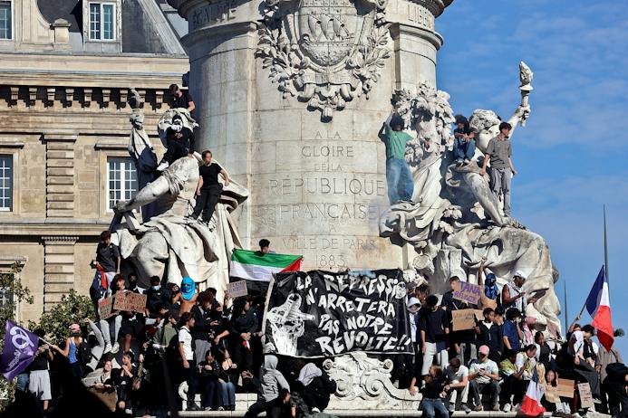 Demonstration in Paris, October 2026 (FreCha via Wikimedia)