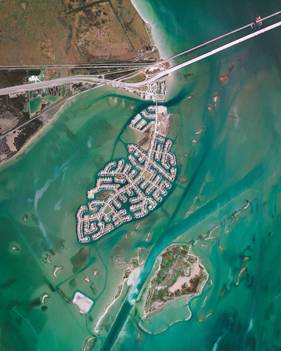Tiki Island