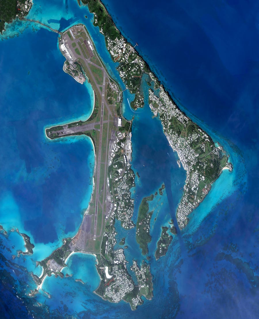 L.F. Wade International Airport (BDA)