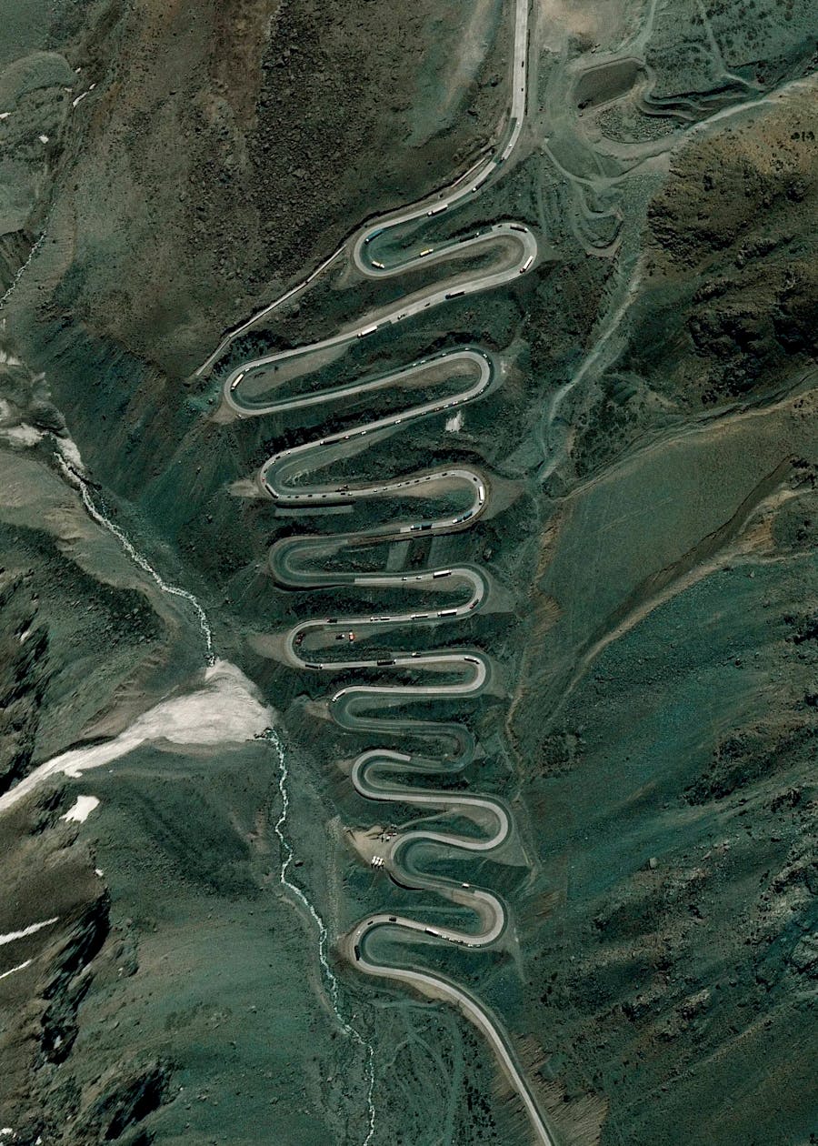 Los Caracoles Pass