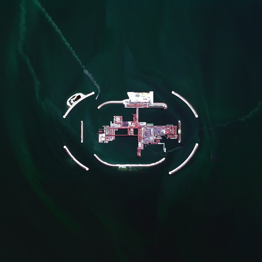 Oil platform