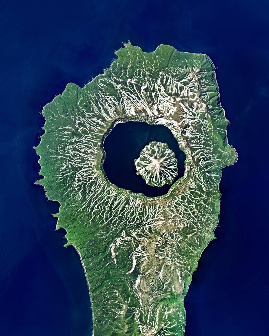 Tao-Rusyr Caldera