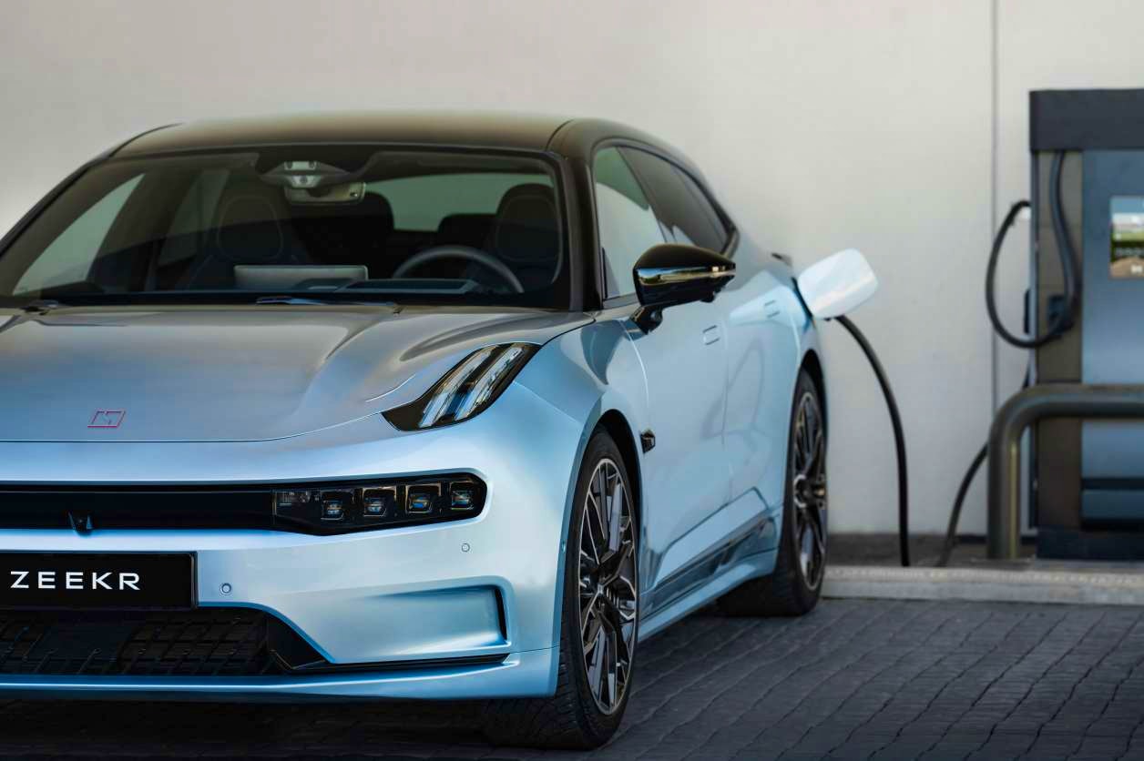 card img Easy charging, at home and on the road