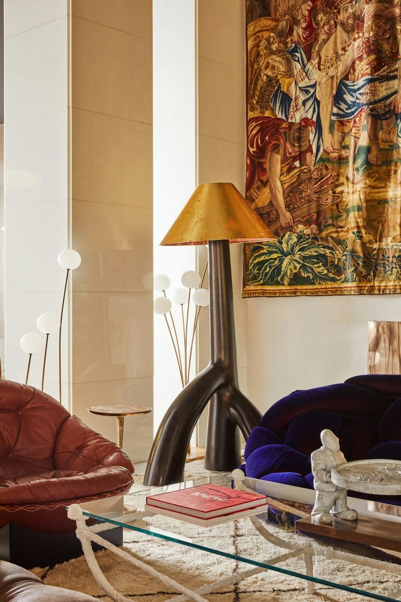 Ingrao Inc, coup de foudre, floor lamp, boa sofa