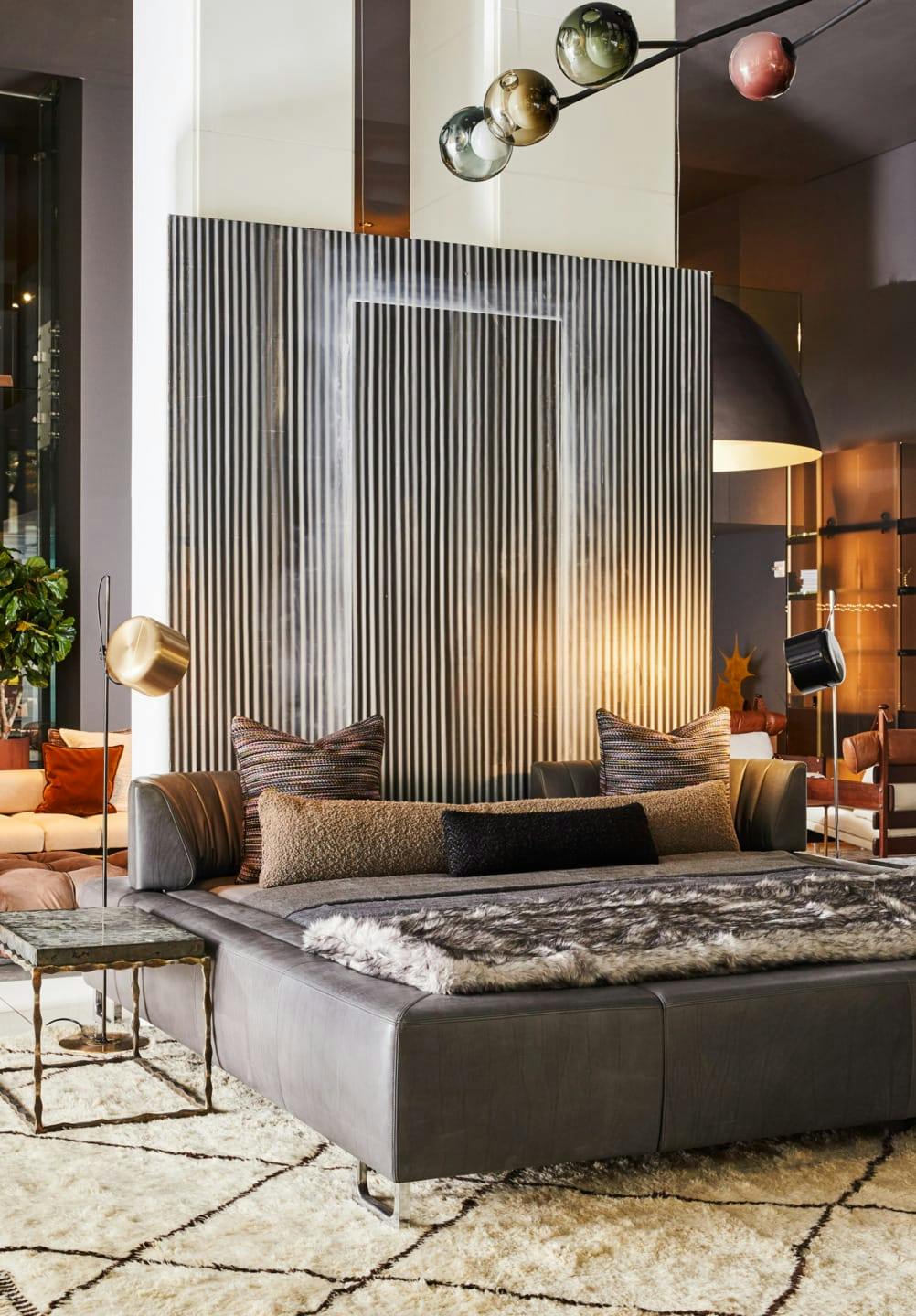 Ingrao Inc, coup de foudre, suede bed