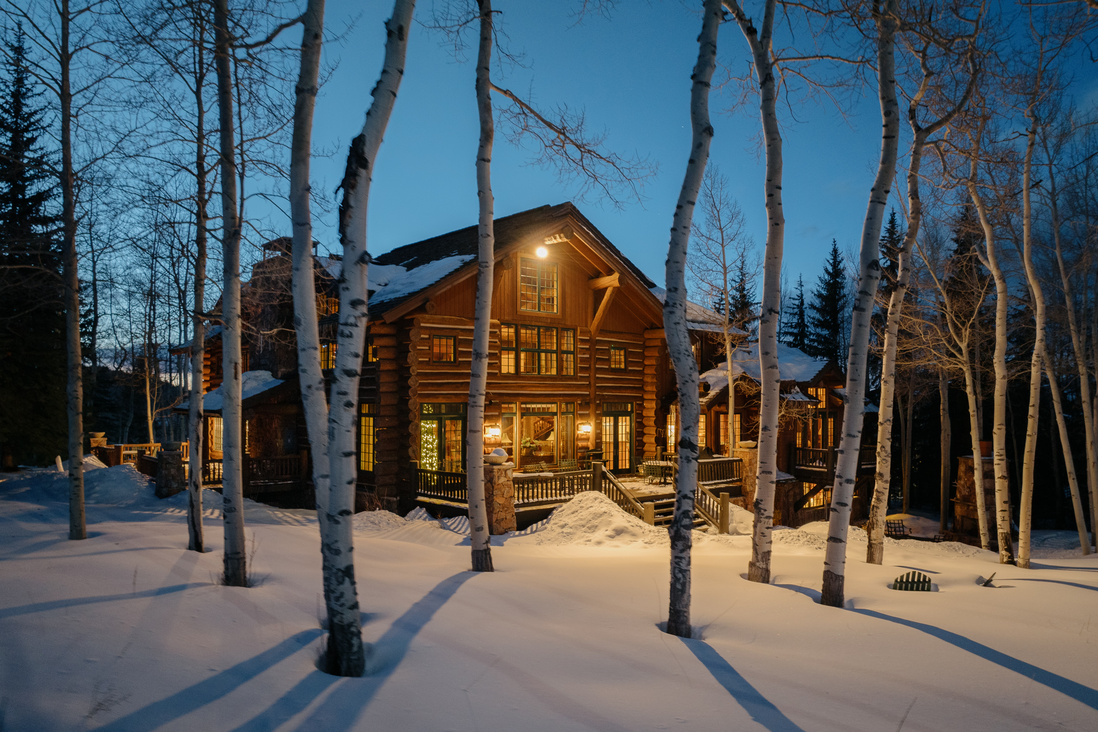 Top 11 Cozy Getaways for Your Colorado Ski Trip