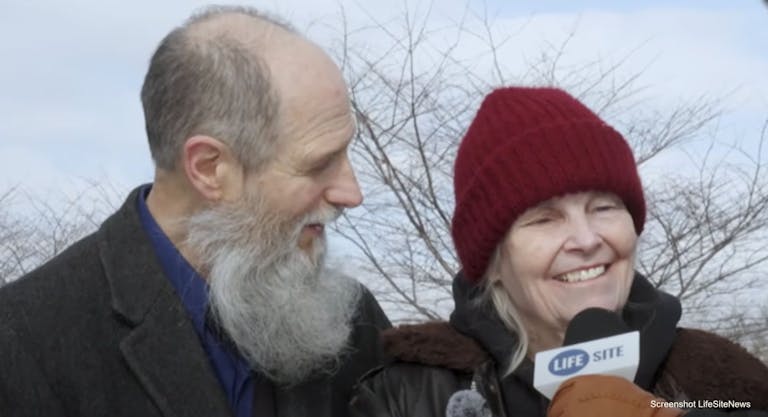 Joan Bell Chris Bell screenshot