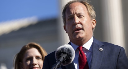U.S. Supreme Court Hears Expedited Challenges Over Texas Abortion Ban