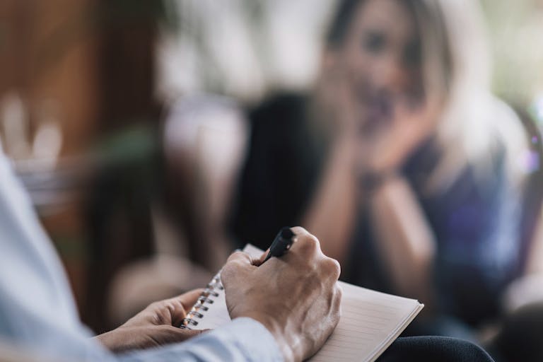 Psychology therapy session Leading psychiatrists urge UK lawmakers to ‘overwhelmingly reject’ assisted suicide bill featured image