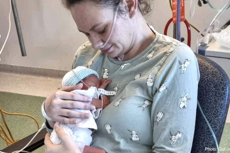 baby Luna preemie goFundMe