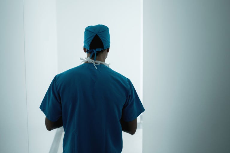 Surgeon going into the surgery room