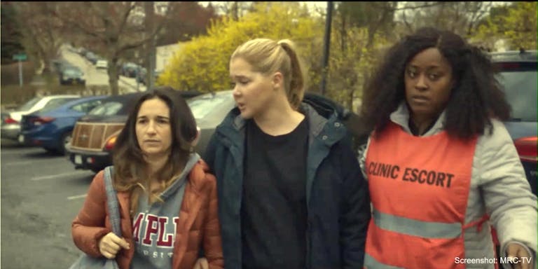amy schumer life & beth screenshot