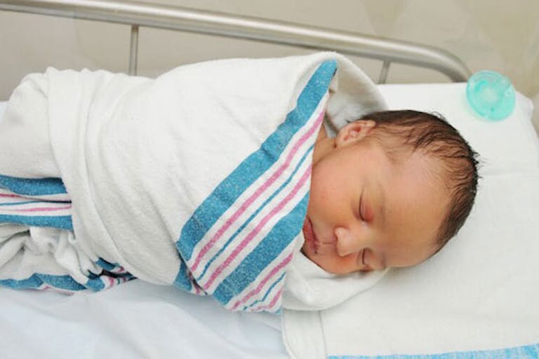 newborn-hospital-bassinet-baby-700×350