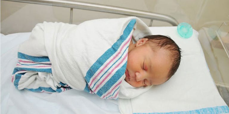 newborn-hospital-bassinet-baby-700×350