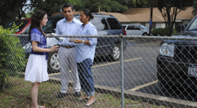 What sidewalk counseling looks like (Photo: Austin Coalition for Life) Doctor wishes pro-lifers had been there to stop her from having an abortion image