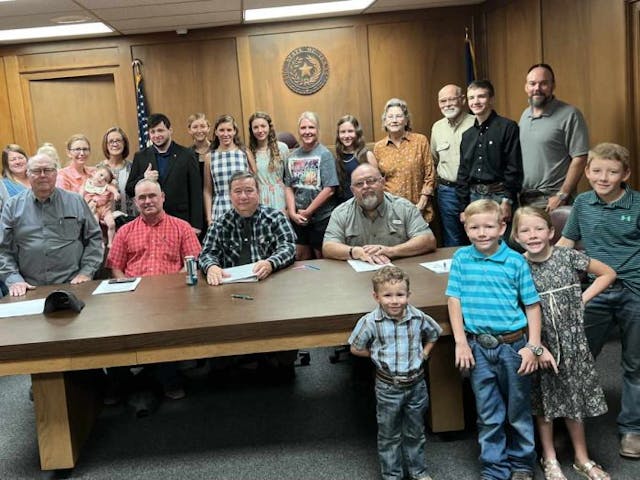 Mitchell County residents (Photo: Mark Lee Dickson)
