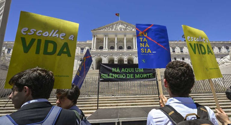 “Silent demonstration” Against The Legalization Of Euthanasia In Portugal