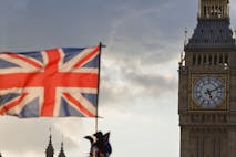 Photo: Travelpix Ltd/Getty Images UK, London, Big Ben and British flag