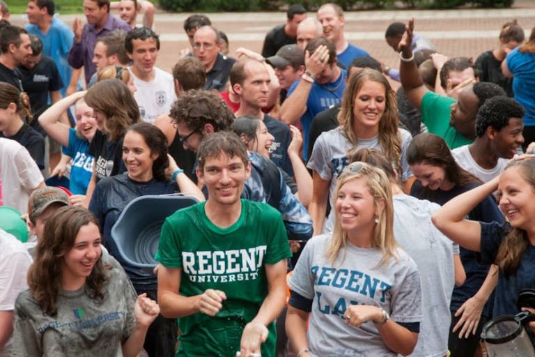 10401966_825079560843122_6134996991747536921_n