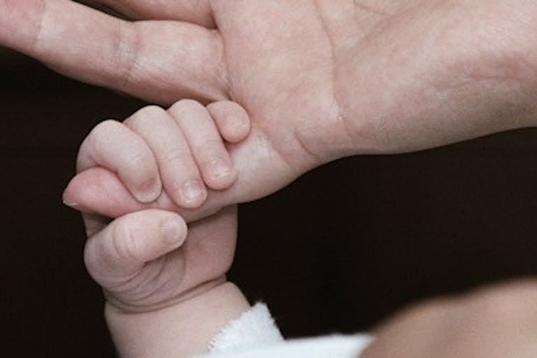baby-hand-fingers