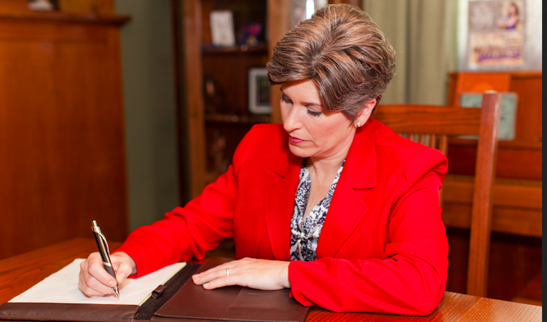 Joni Ernst (Photo credit: Joni for Iowa)