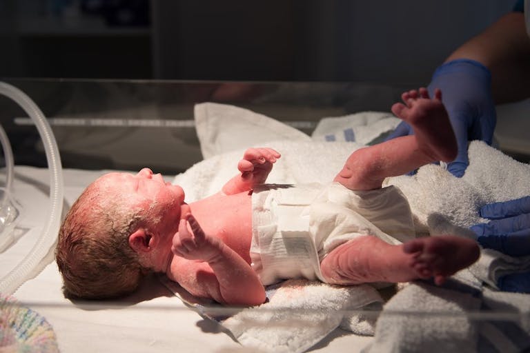 shutterstock_1214759863 newborn