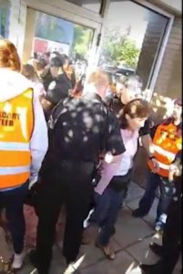 Pro-life rescuers outside Kentucky abortion facility Concentration camp survivor urges Americans to defend the preborn: ‘Stand up for the innocent’ image