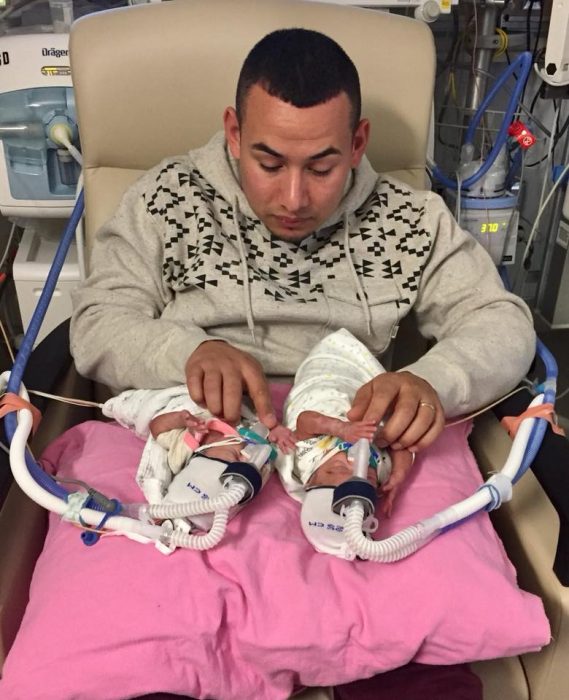 via Facebook, premature, twins, 22 weeks